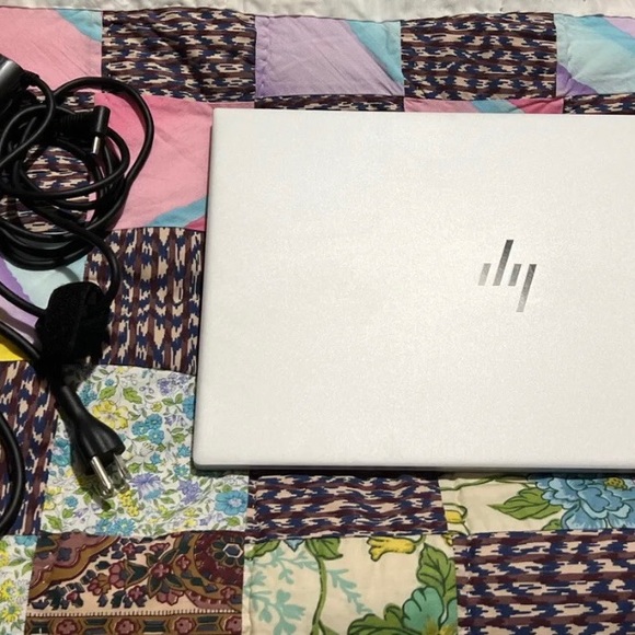 HP - ENVY 15.6" Touch-Screen Laptop - Intel Core i7 - 16GB Memory - 1TB SSD - Picture 4 of 5